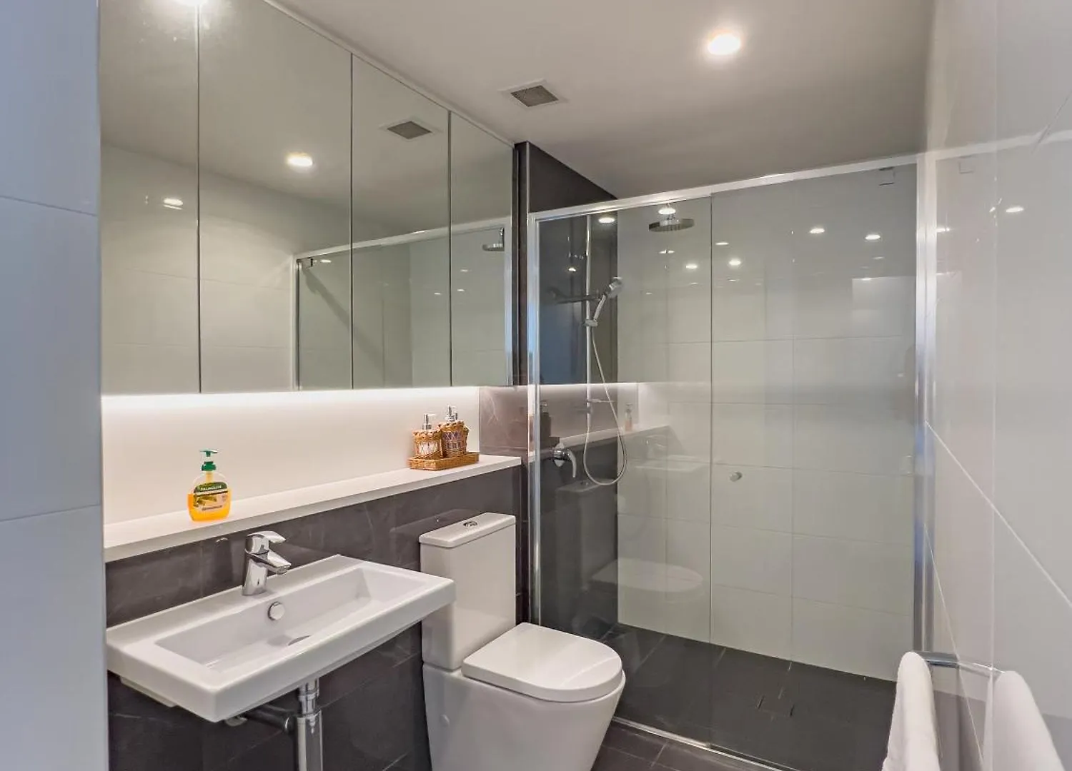 Apartment Stunning 1Br River View Retreat In Cbd'S Heart Brisbane Australia